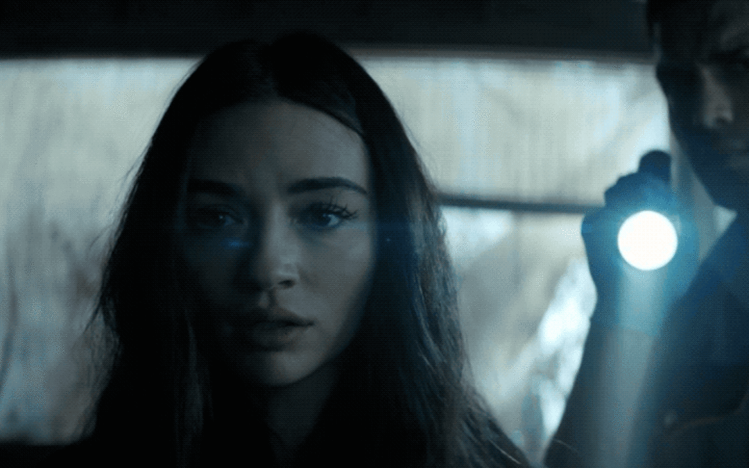 Dr. Abby Arcane erforscht die Sümpfe.