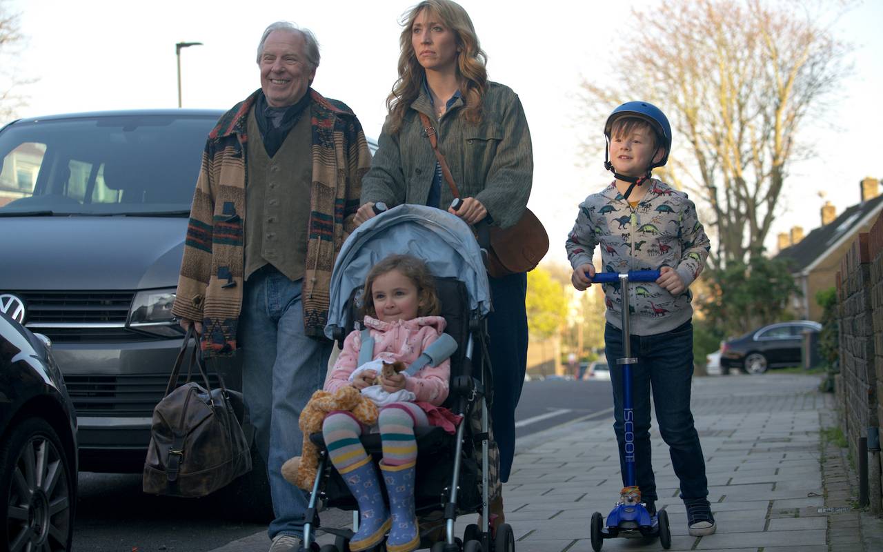 Pauls Schwiegervater mit seiner Tochter und den Kindern.