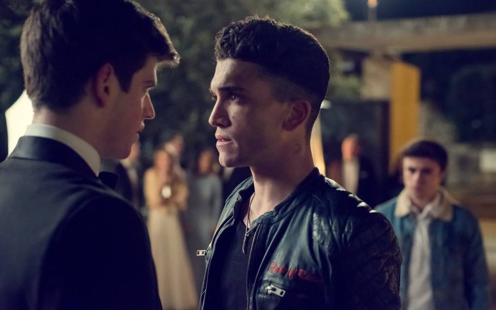 Wer geht hier wem an den Kragen?