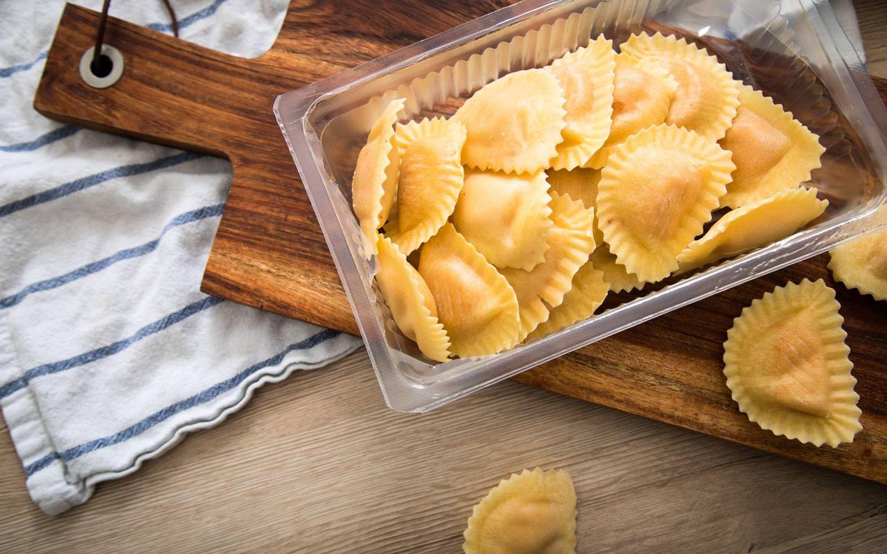 Eine Packung frische Ravioli
