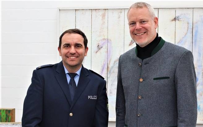Polizeirat Martin Peiffer und Landrat Dr. Andreas Coenen (Foto: Polizei Viersen)