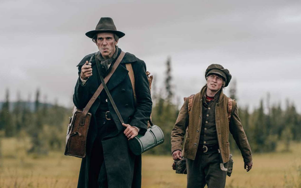 Vater und Sohn wollen den Täter ermitteln.