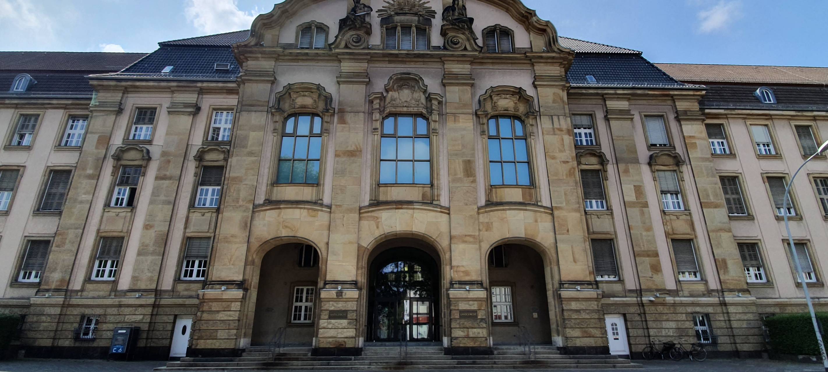 Pfarrer wegen Erschrecken vor Gericht