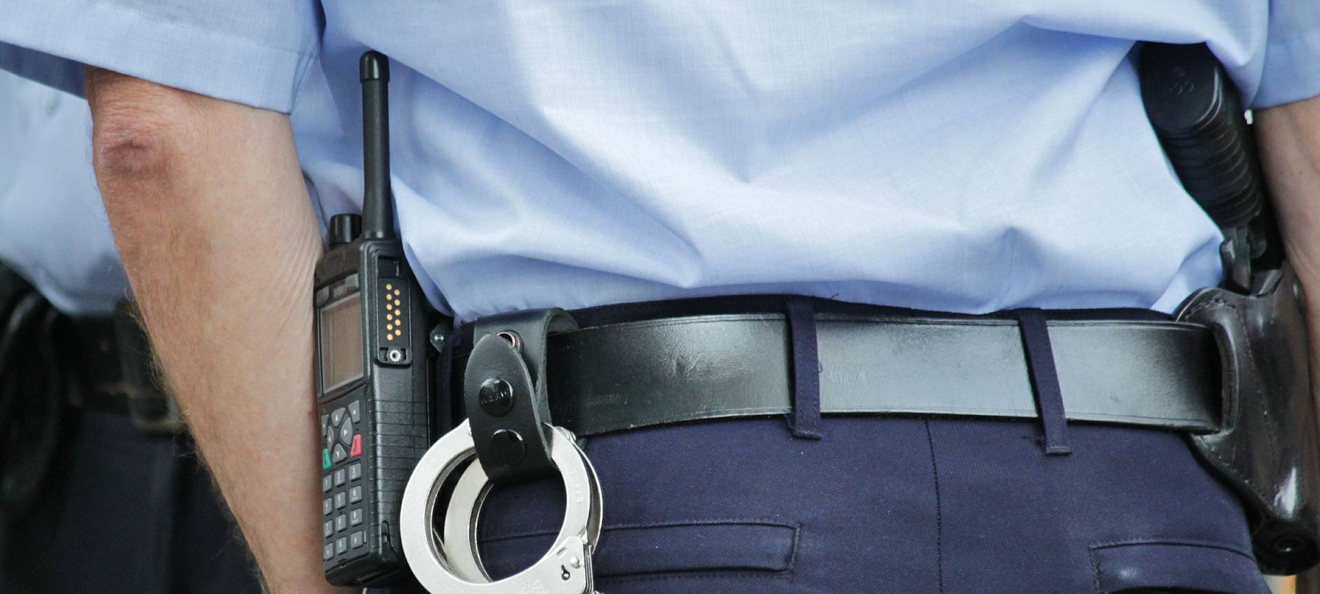 Wohnungen und Büroräume durchsucht