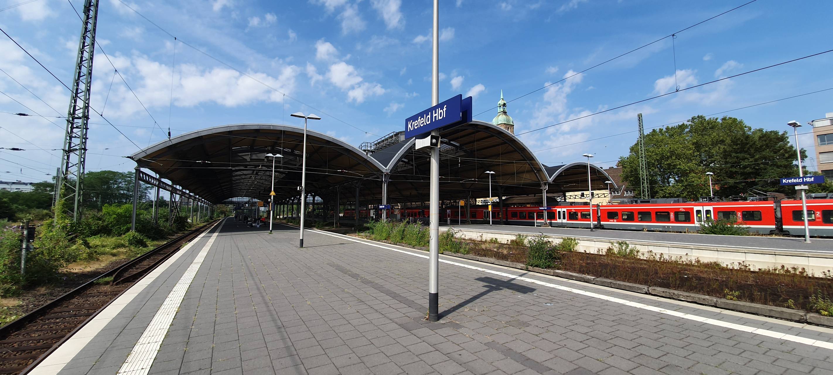 Krefelder Bahnhof zum Teil gesperrt
