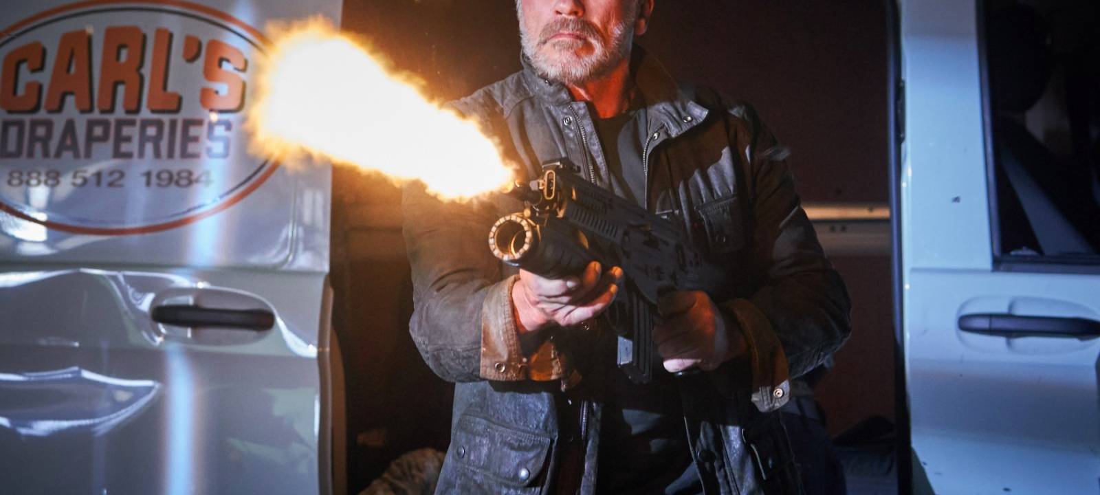 Der Terminator schießt auf seine Feinde.