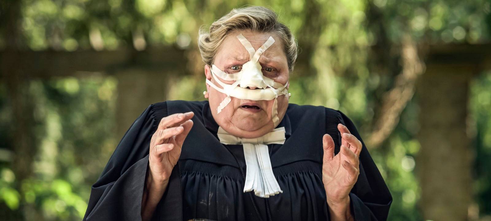 Auch die Pfarrerin ist "speziell"