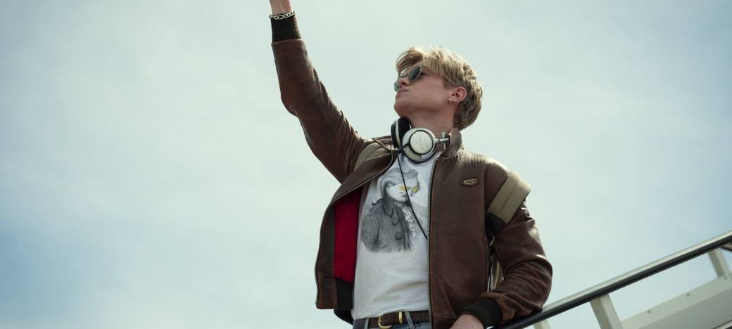 Axel wurde vom Partyvolk auf Händen getragen.