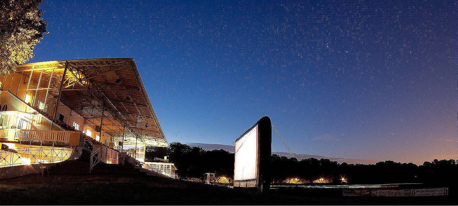 Open Air-Kino auf der Krefelder Rennbahn startet