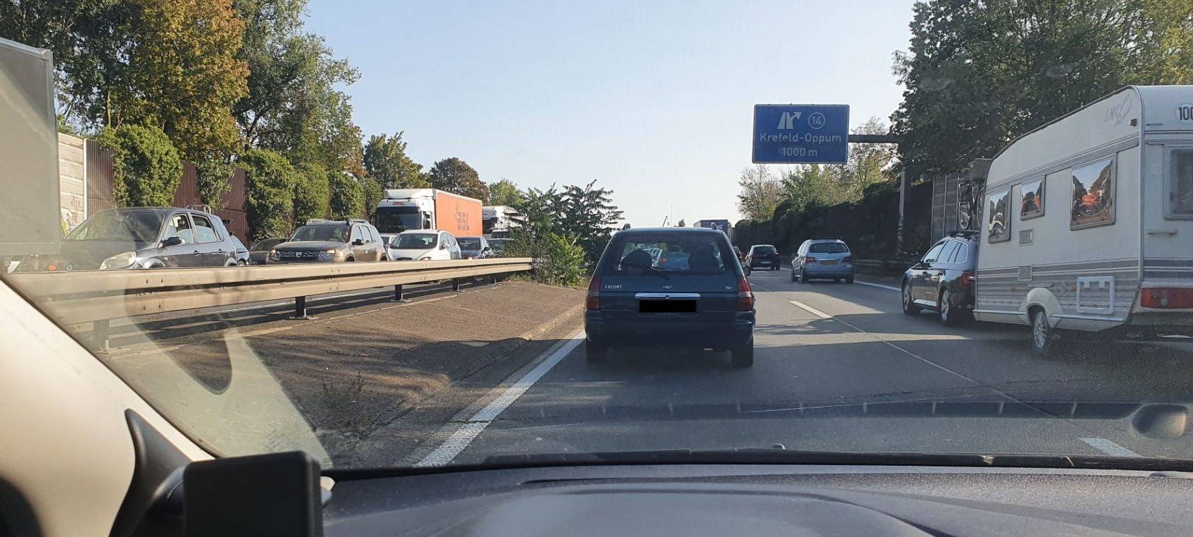 Autofahrer stehen weniger im Stau