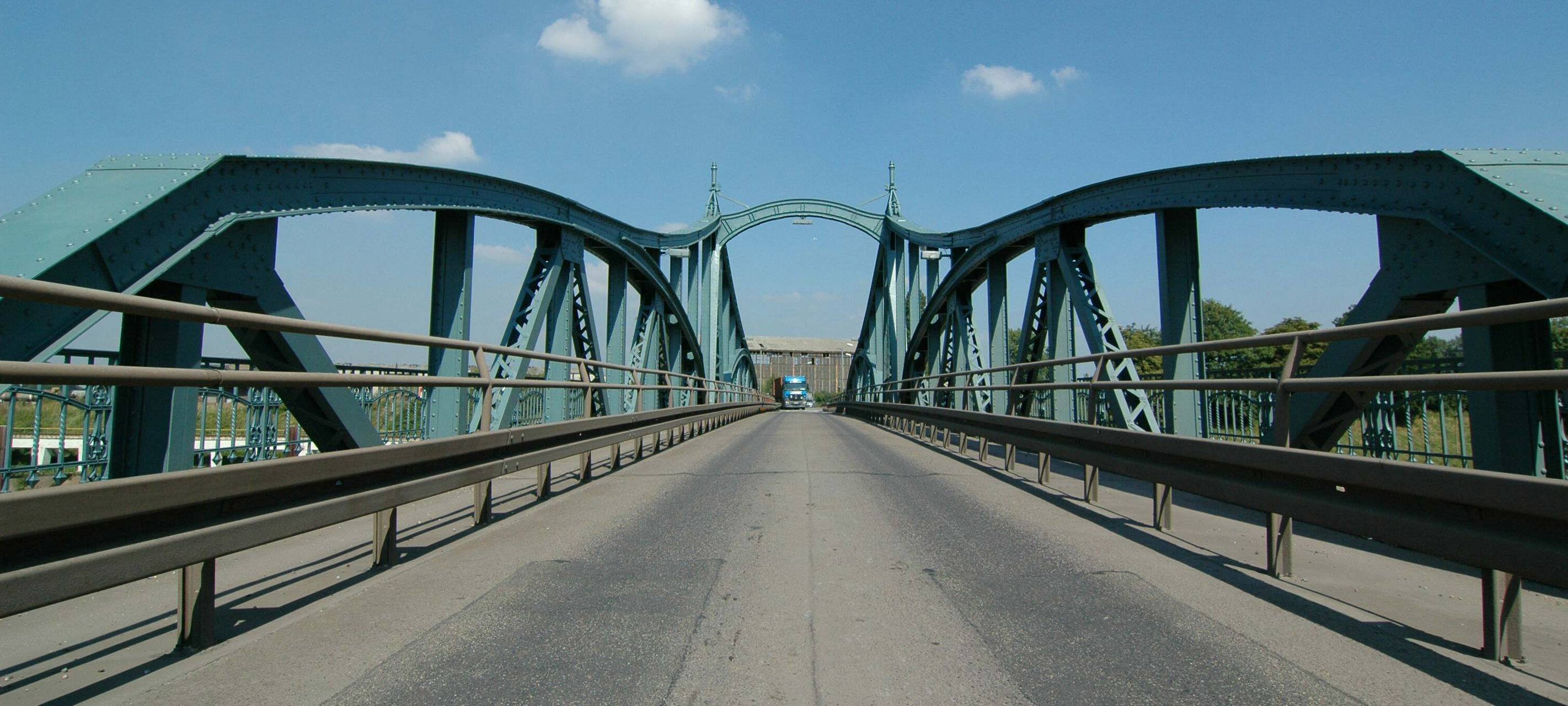 Drehbrücke im Hafen Krefeld wird ab März weiter saniert