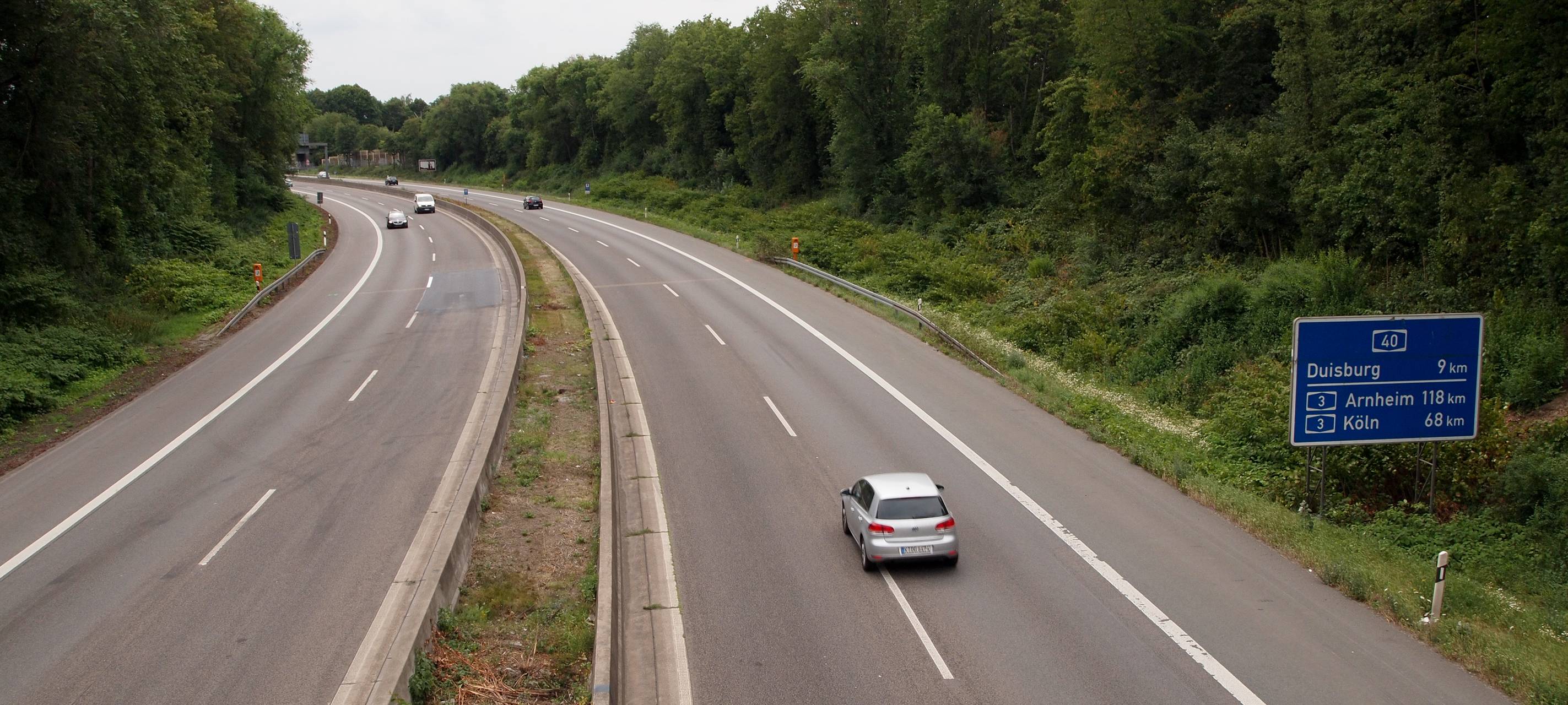 A52: Polizei kontrolliert Mann mit gefälschtem Führerschein