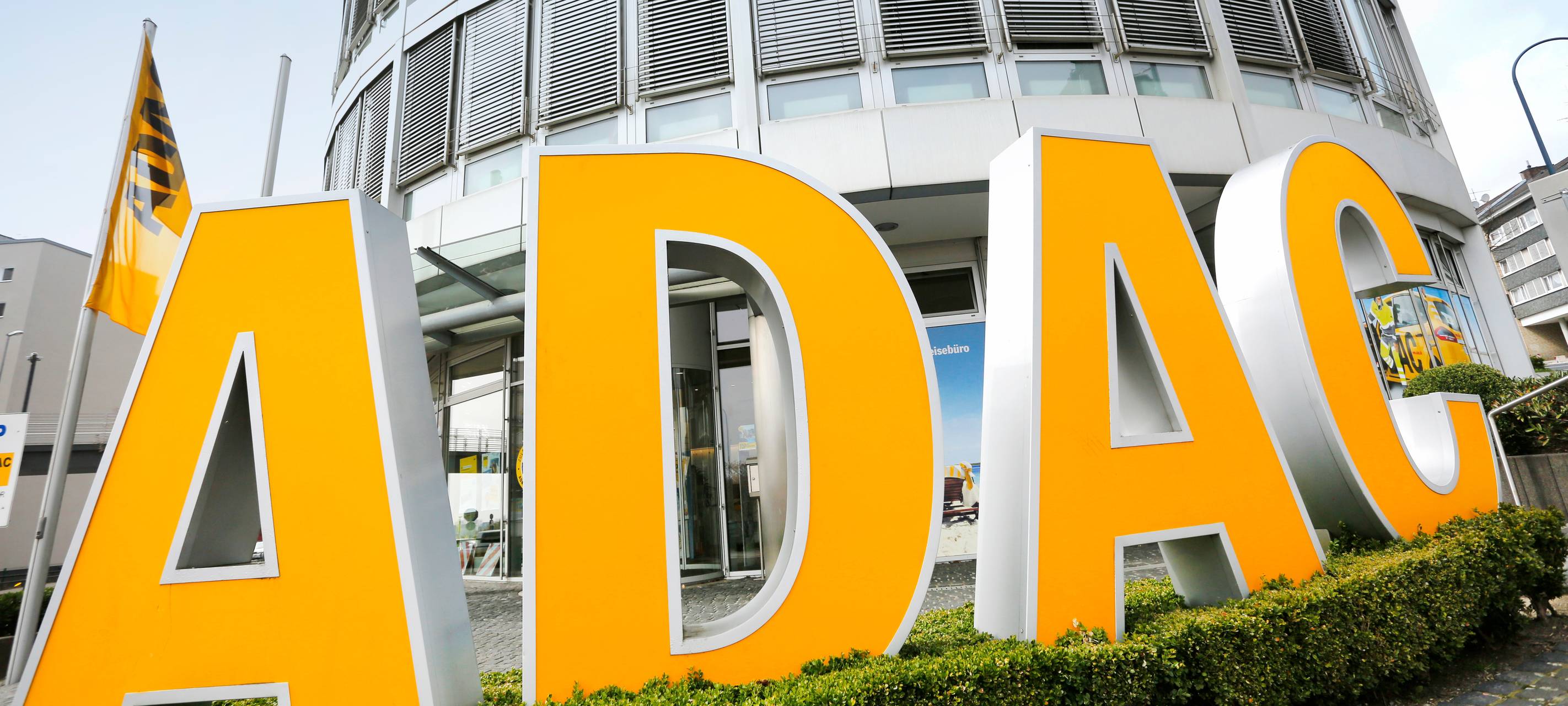 Unwetterwarnung in NRW: ADAC-Tipps für Autofahrer