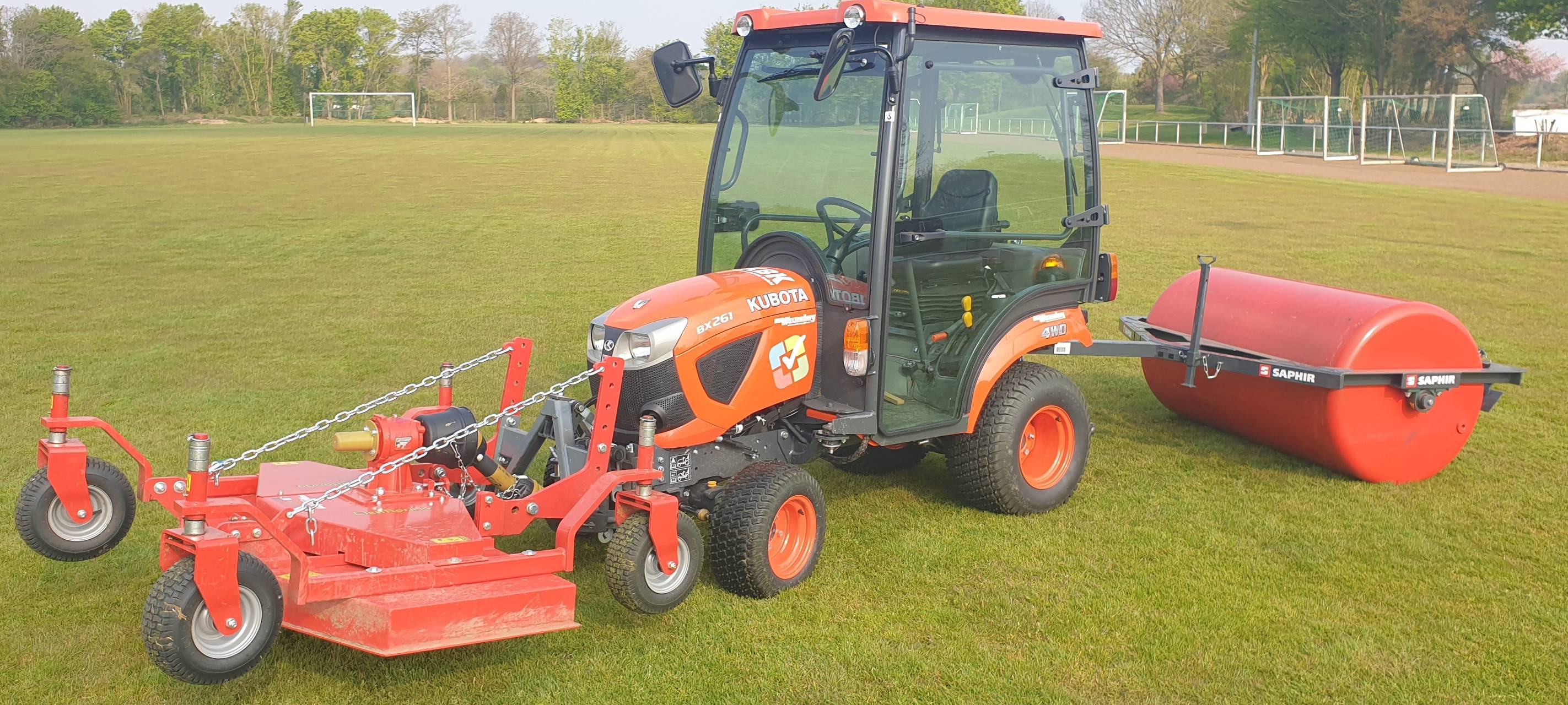 Neue Rasenwalzen für Krefelder Sportplätze