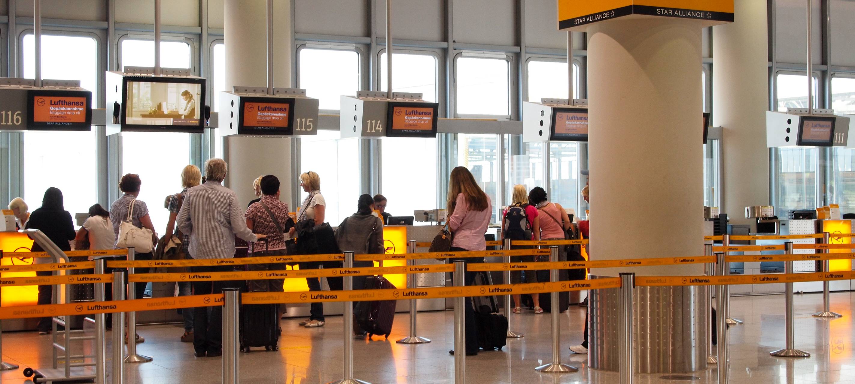 Lange Wartezeiten am Flughafen