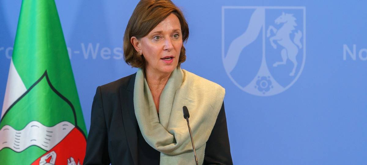 Maske, Tests, Schulgebäude: So stellt sich Schulministerin Gebauer das neue Jahr vor
