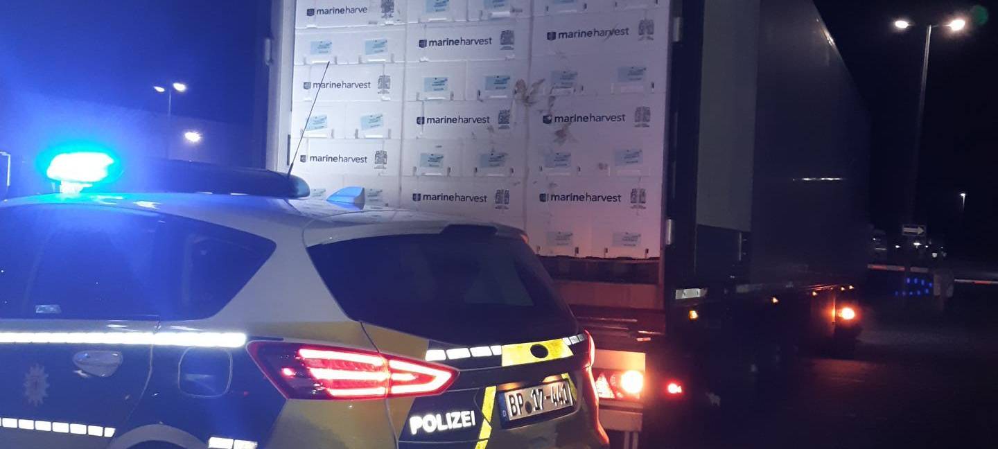 Afghanen aus Kühllaster gerettet