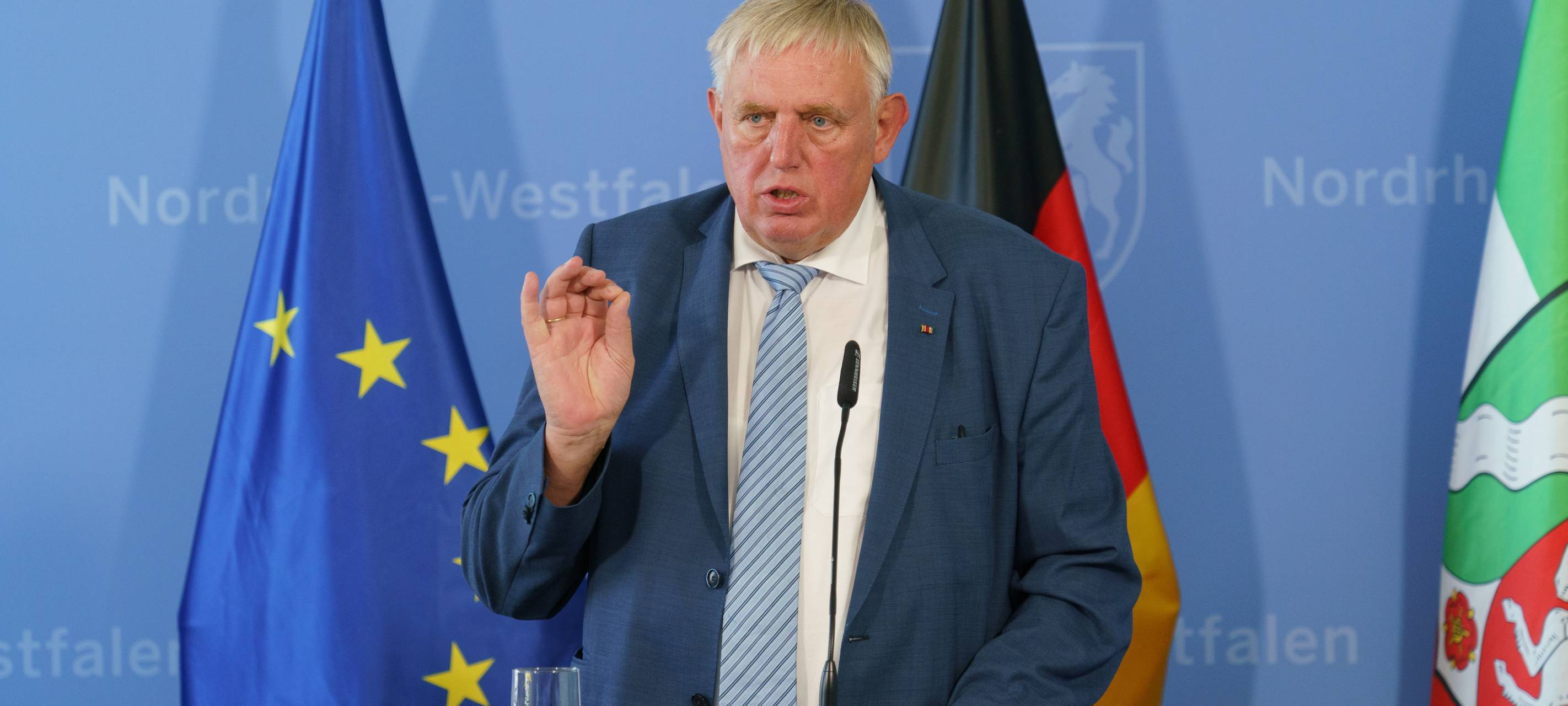 Laumann in Krefeld: Kein Extra-Bonus für Praxismitarbeiter
