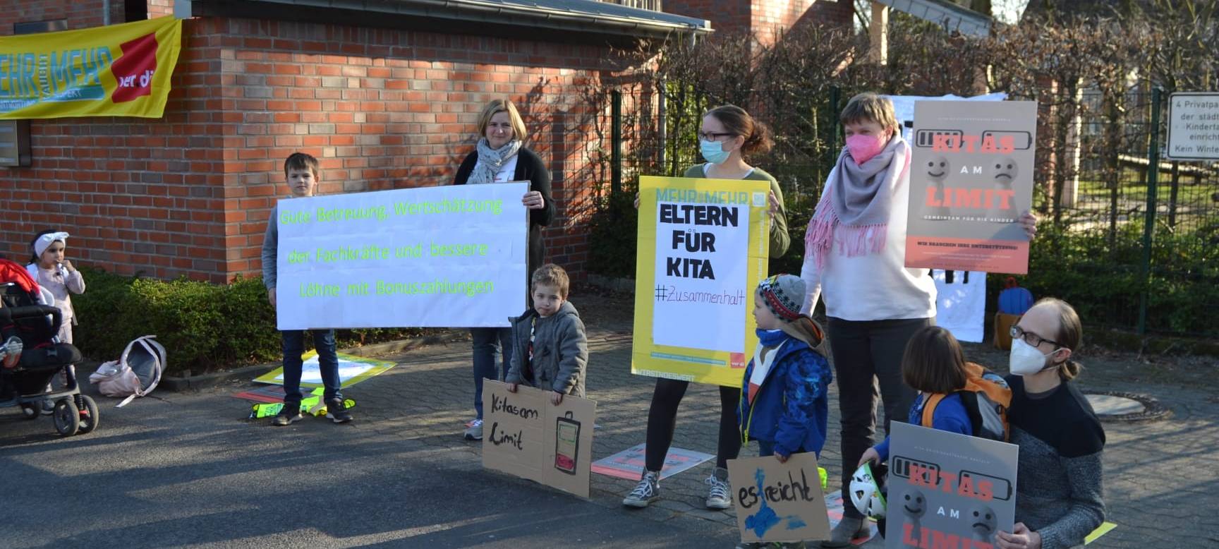 Fotoprotest für Krefelder Kitapersonal