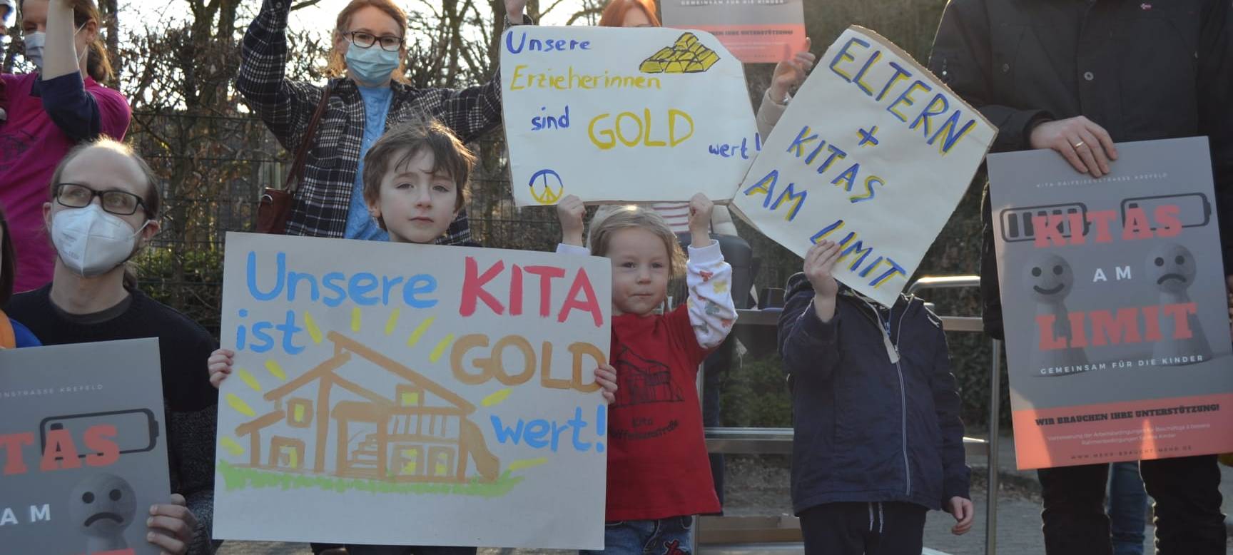 Fotoprotest für Krefelder Kitapersonal