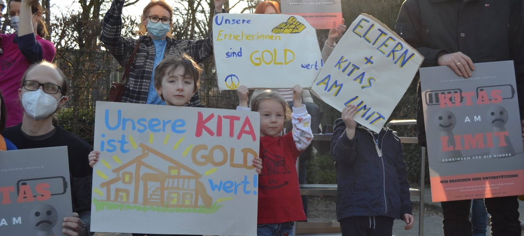 Fotoprotest für Krefelder Kitapersonal