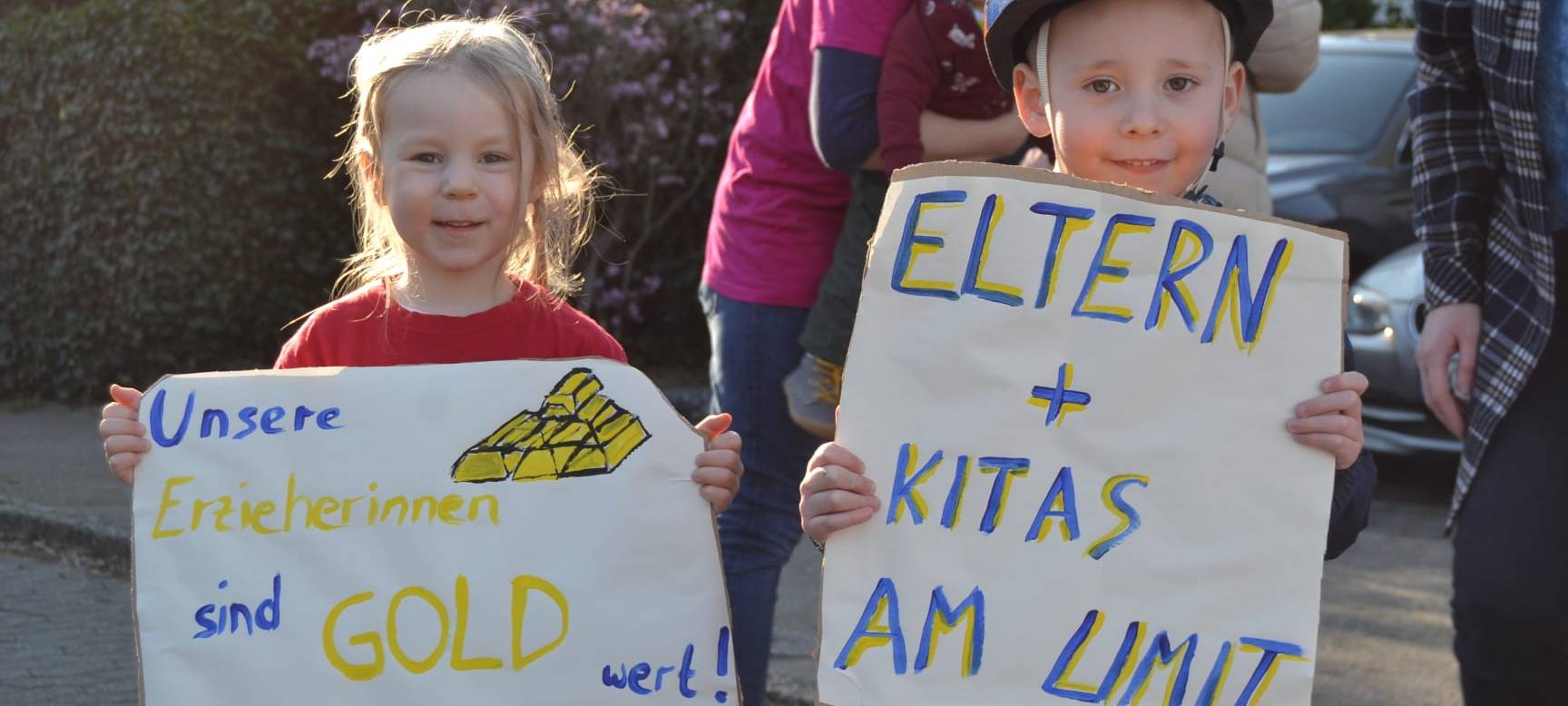 Fotoprotest für Krefelder Kitapersonal