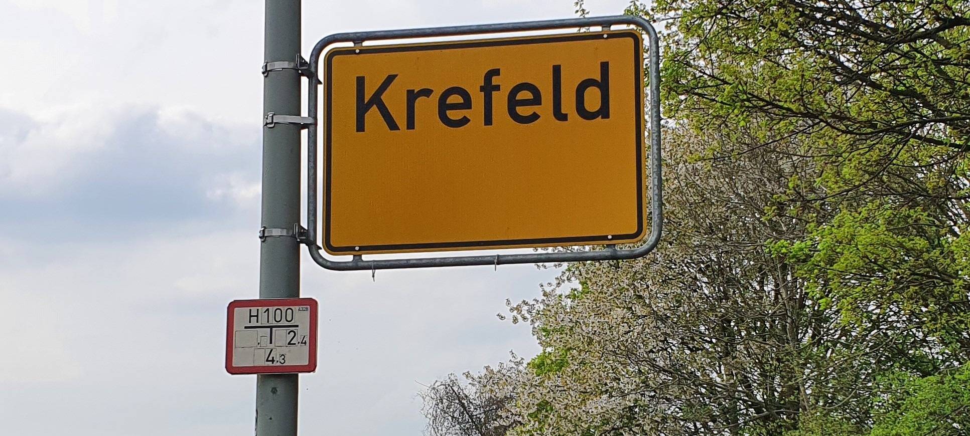 Höhenretter befreien Mann in Krefeld