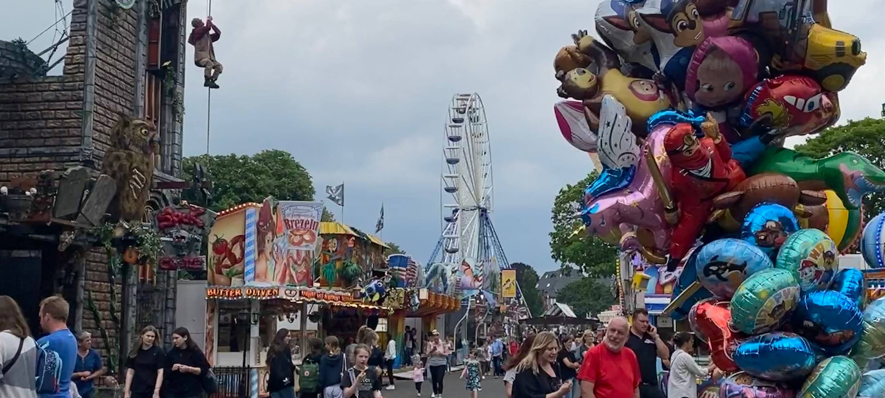 Friedlicher Start der Frühjahrskirmes in Krefeld