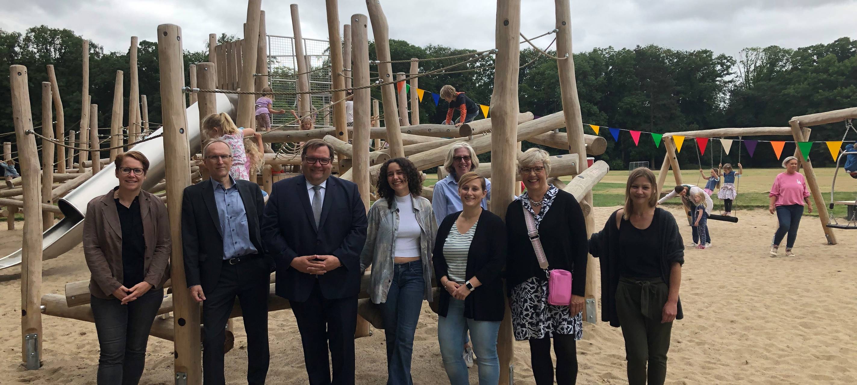 Spielplatz teileröffnet