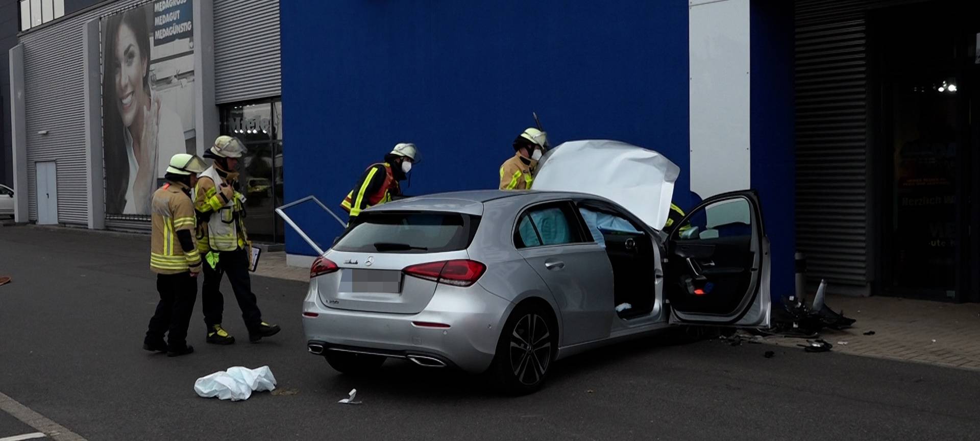 Krefeld: Einsätze für Polizei, Rettungsdienst und Feuerwehr