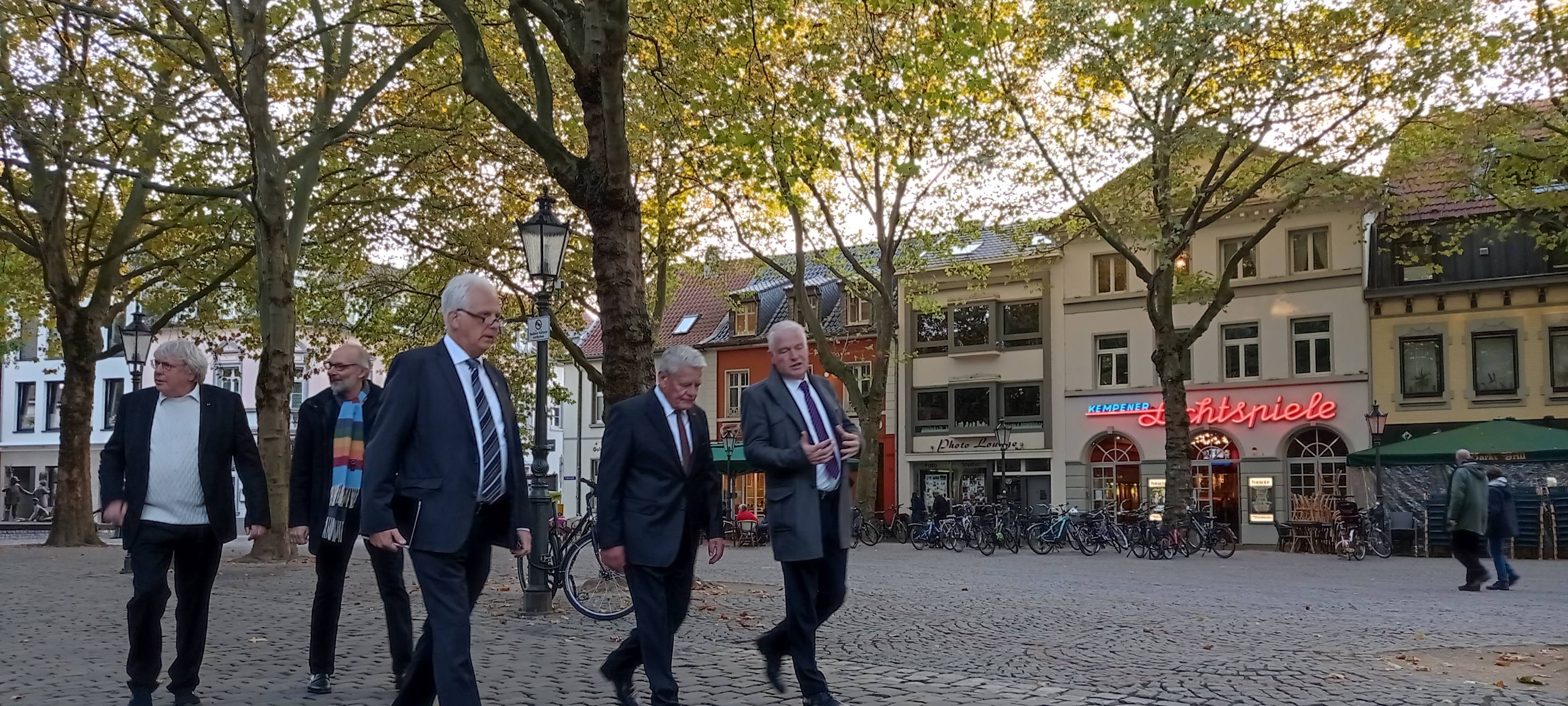 Kempener Ehrenstele für Joachim Gauck