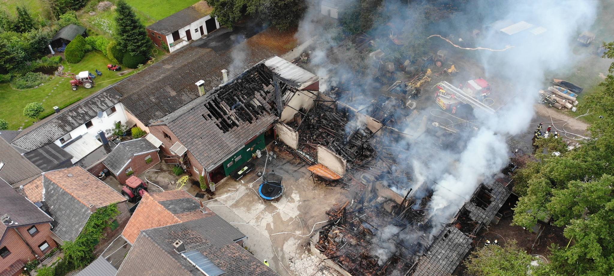 Rauchgase aus Wegberg über dem Kreis Viersen