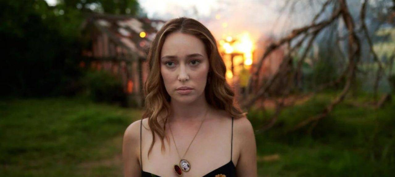 Alice hat Angst um ihr Leben.