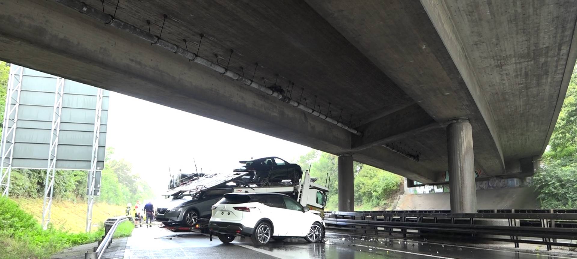Autotransporter-Crash: A61 wieder frei