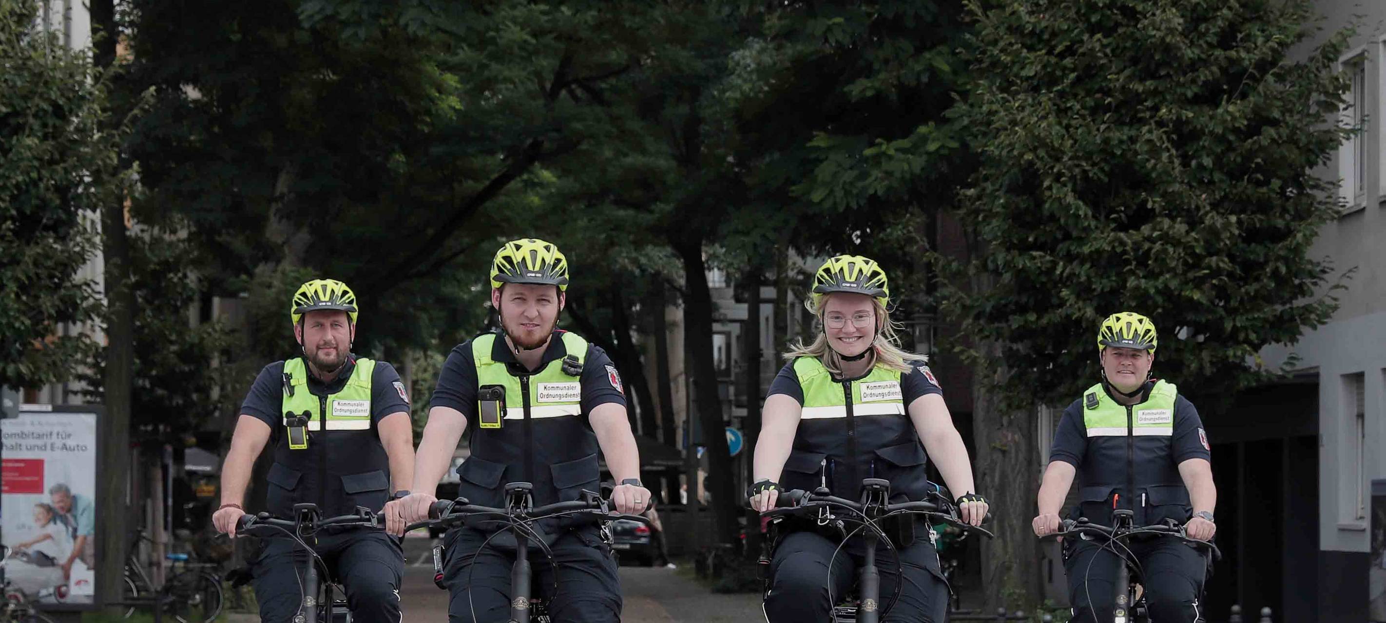 Krefeld: Kommunaler Ordnungsdienst auf Fahrrad unterwegs