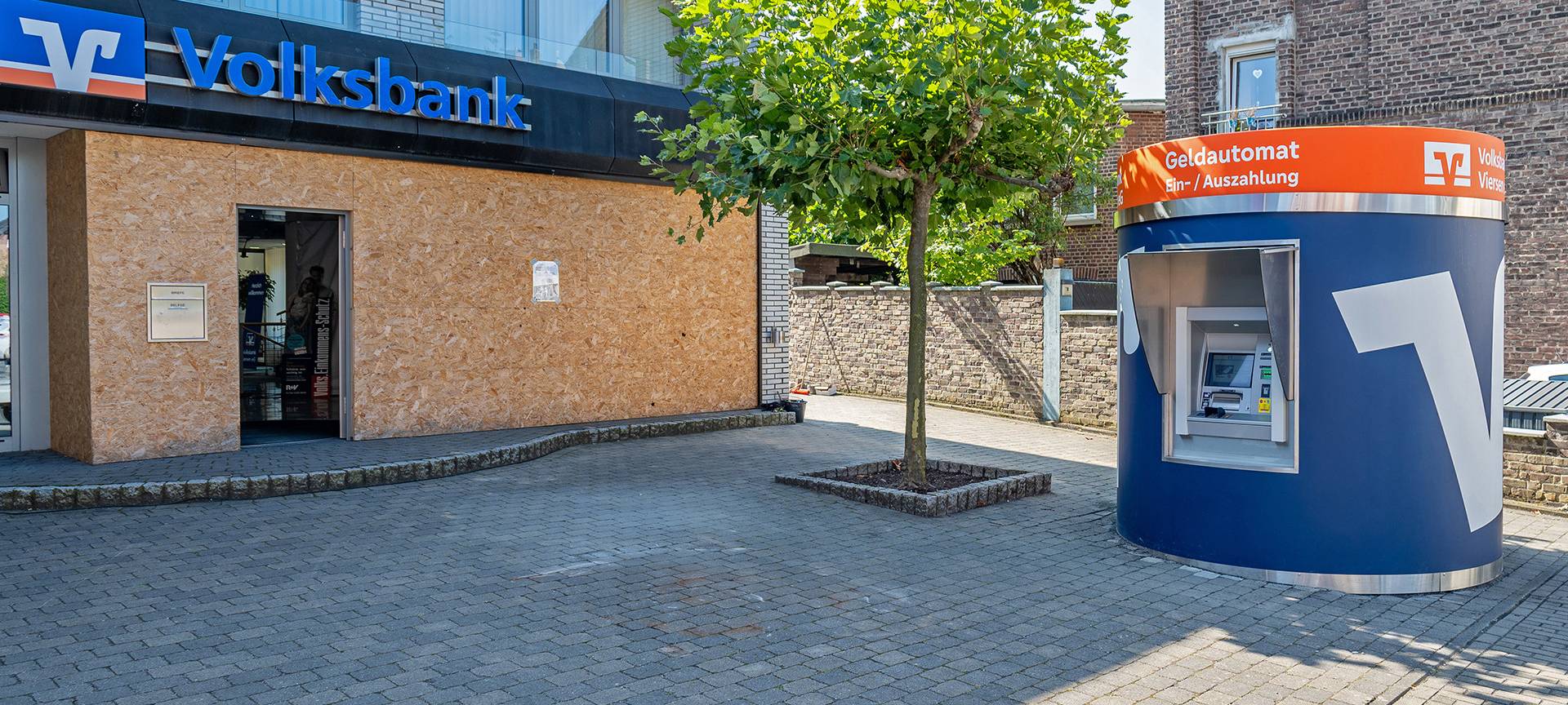 Umbau der Volksbank Schwalmtal-Waldniel startet