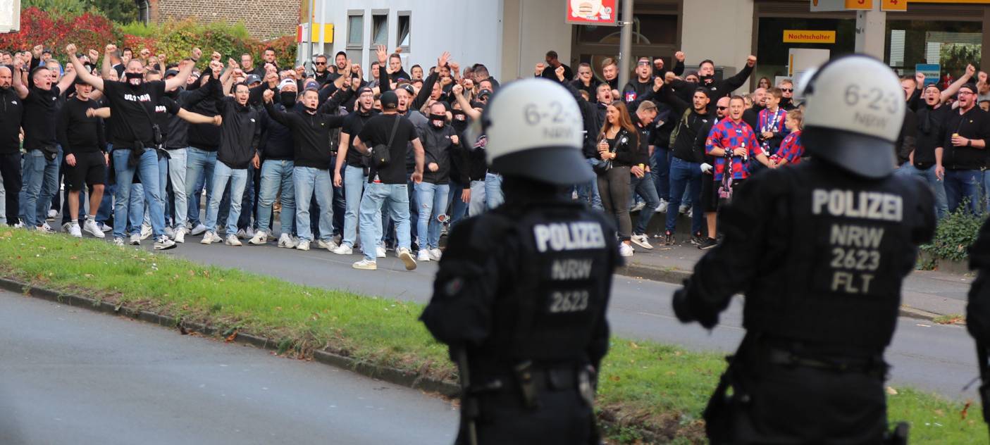 Krawalle beim KFC-Pokalspiel gegen Duisburg