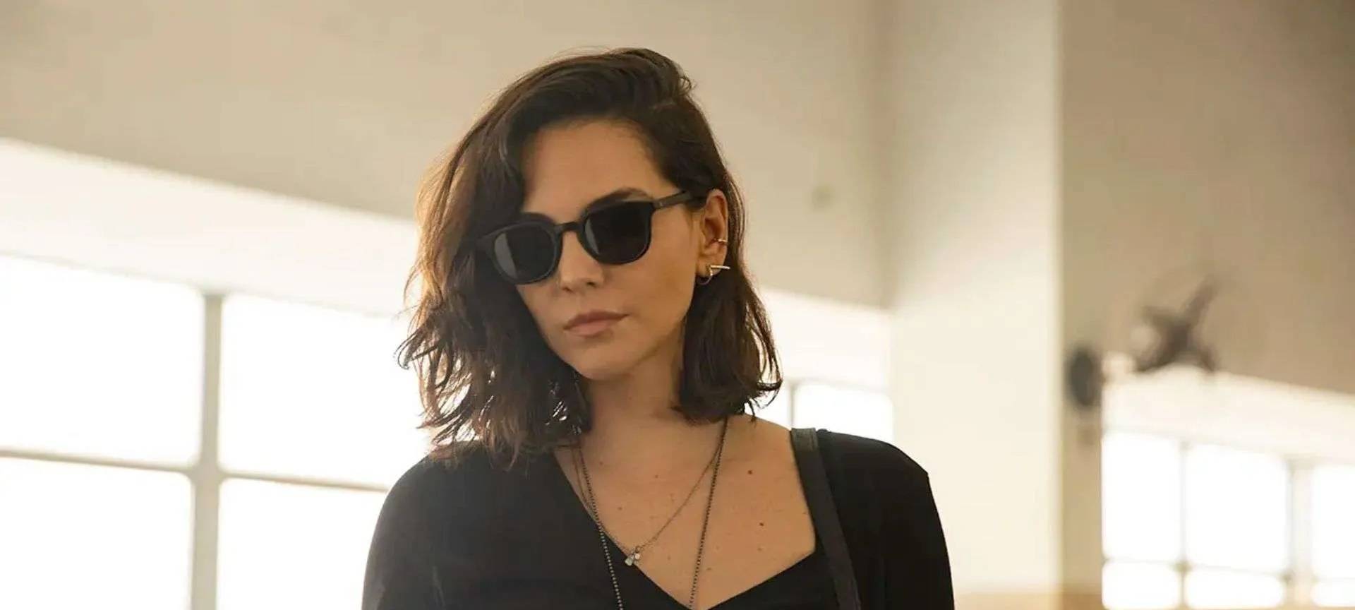 Verônica ermittelt in ihrer Behörde.