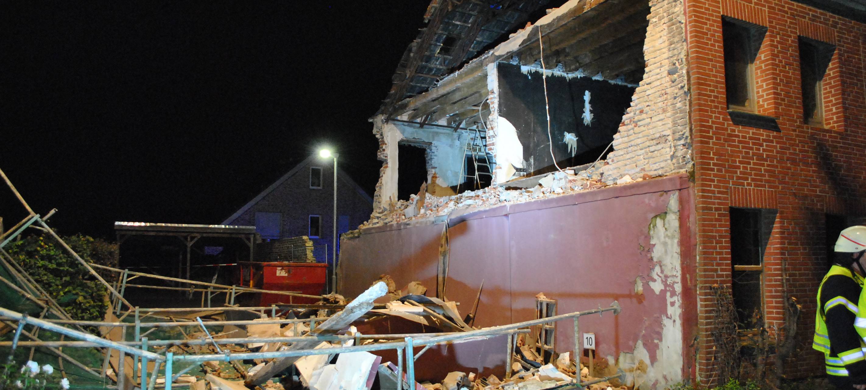 Hausfassade in Nettetal stürzt ein