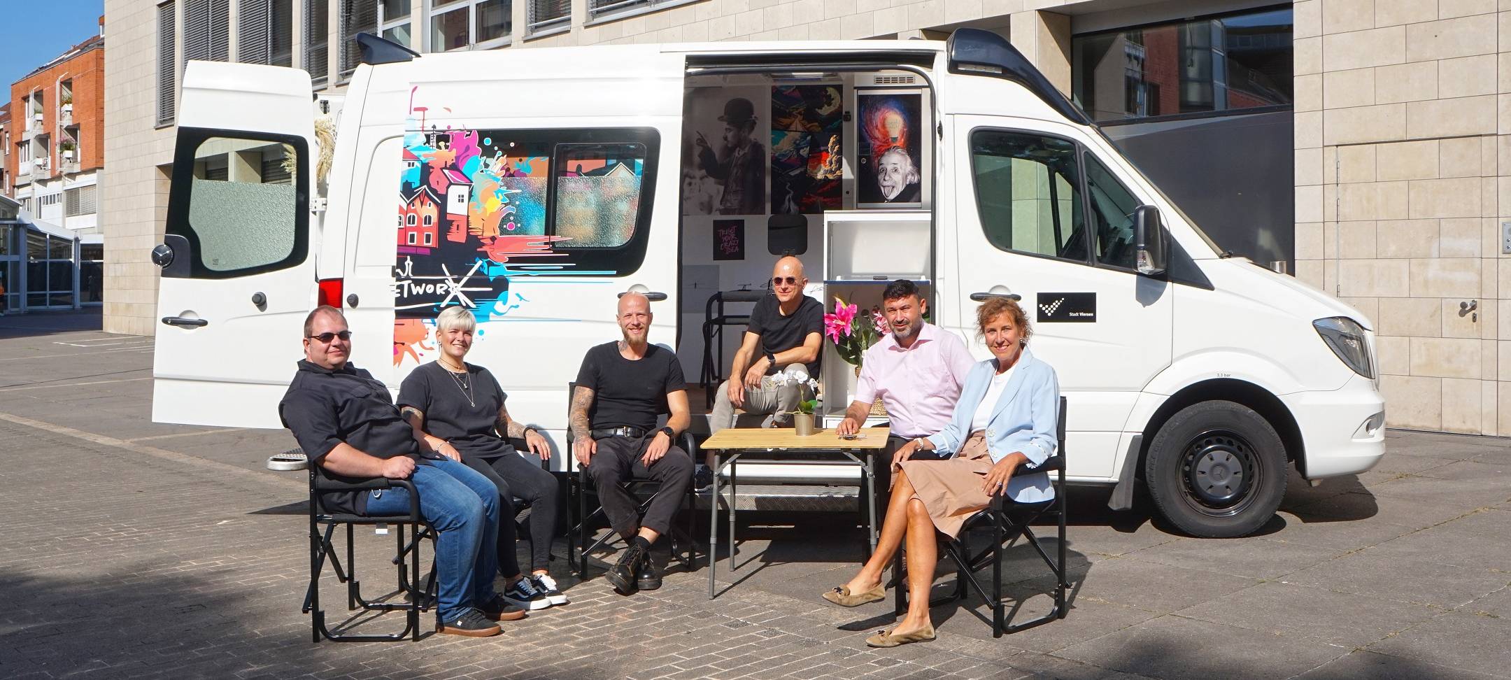 Streetwork-Team Viersen geht mit Bus auf Tour