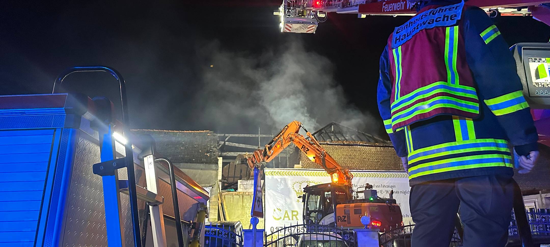 Großbrand in Viersen: Lagerhalle vollständig zerstört