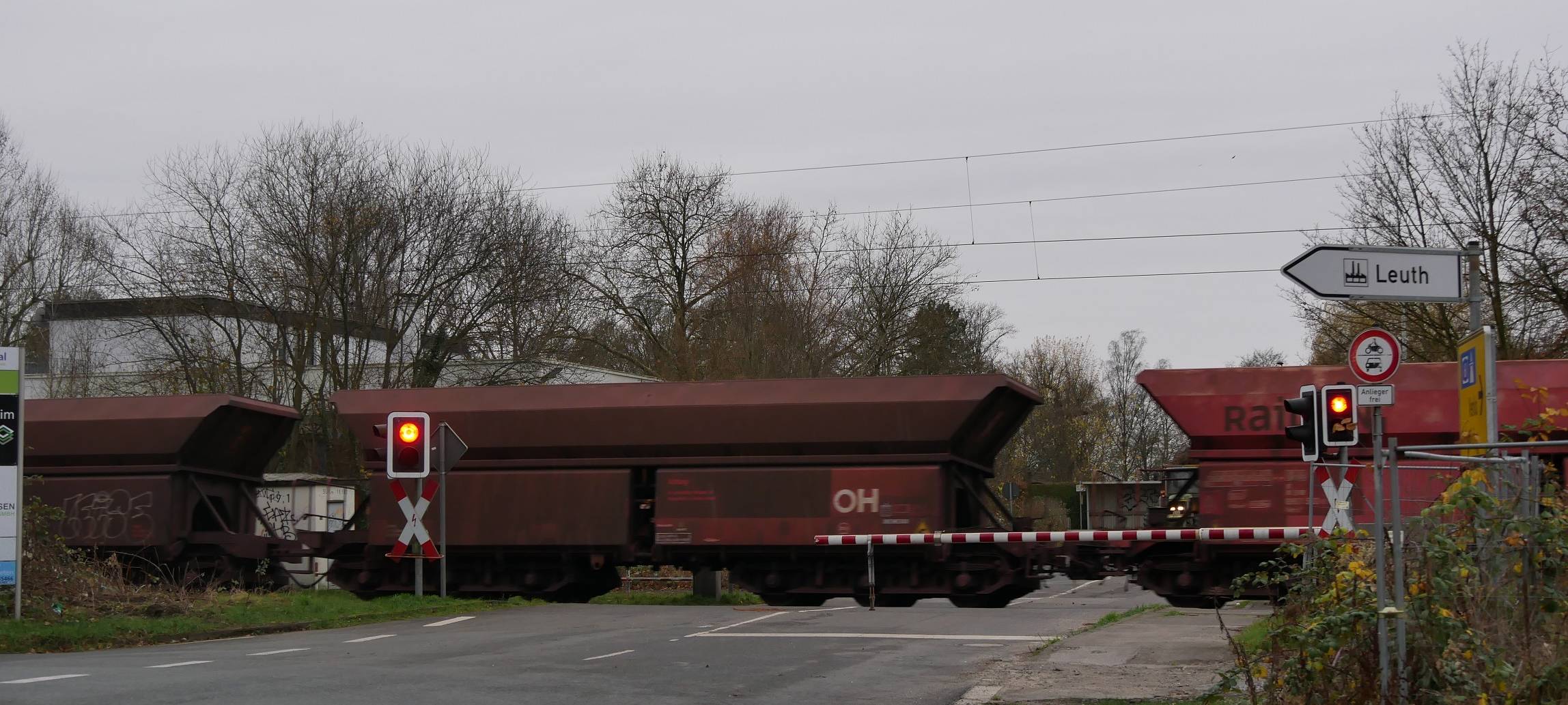Nettetal kämpft für Bahnübergang Deller Weg