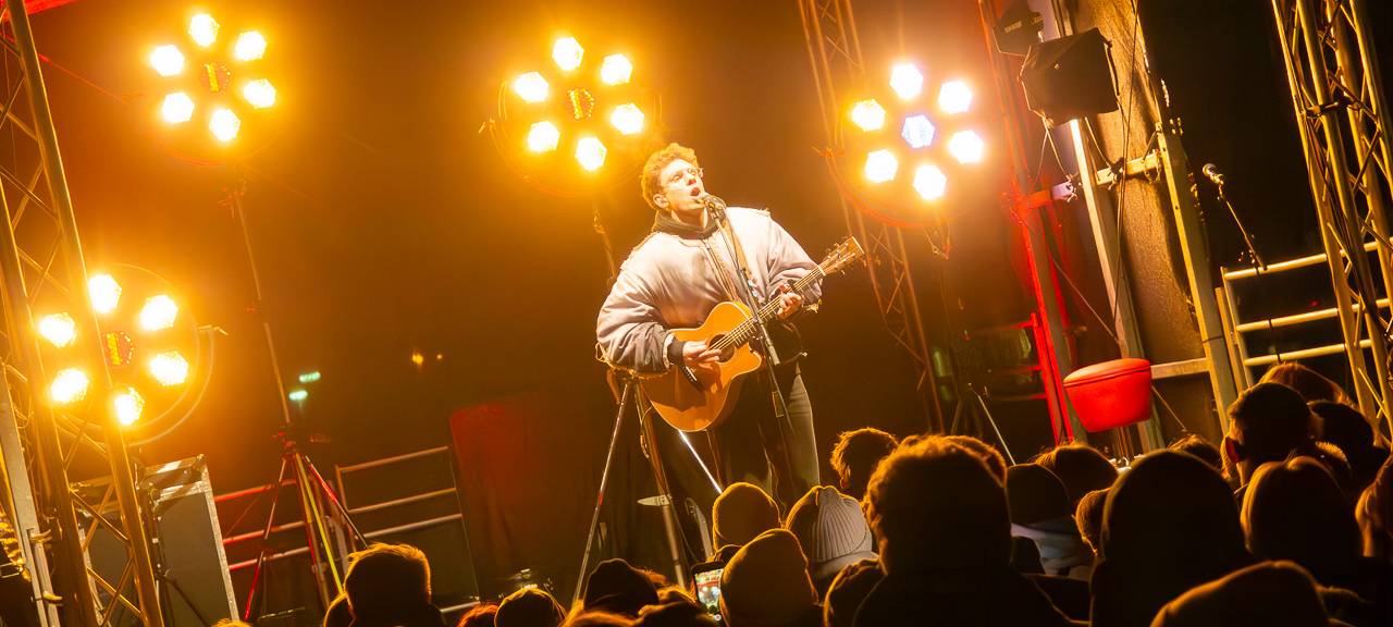 Lichtblicke on Tour 11.12.24 Krefeld mit KAMRAD (KAMRAD auf der Bühne)