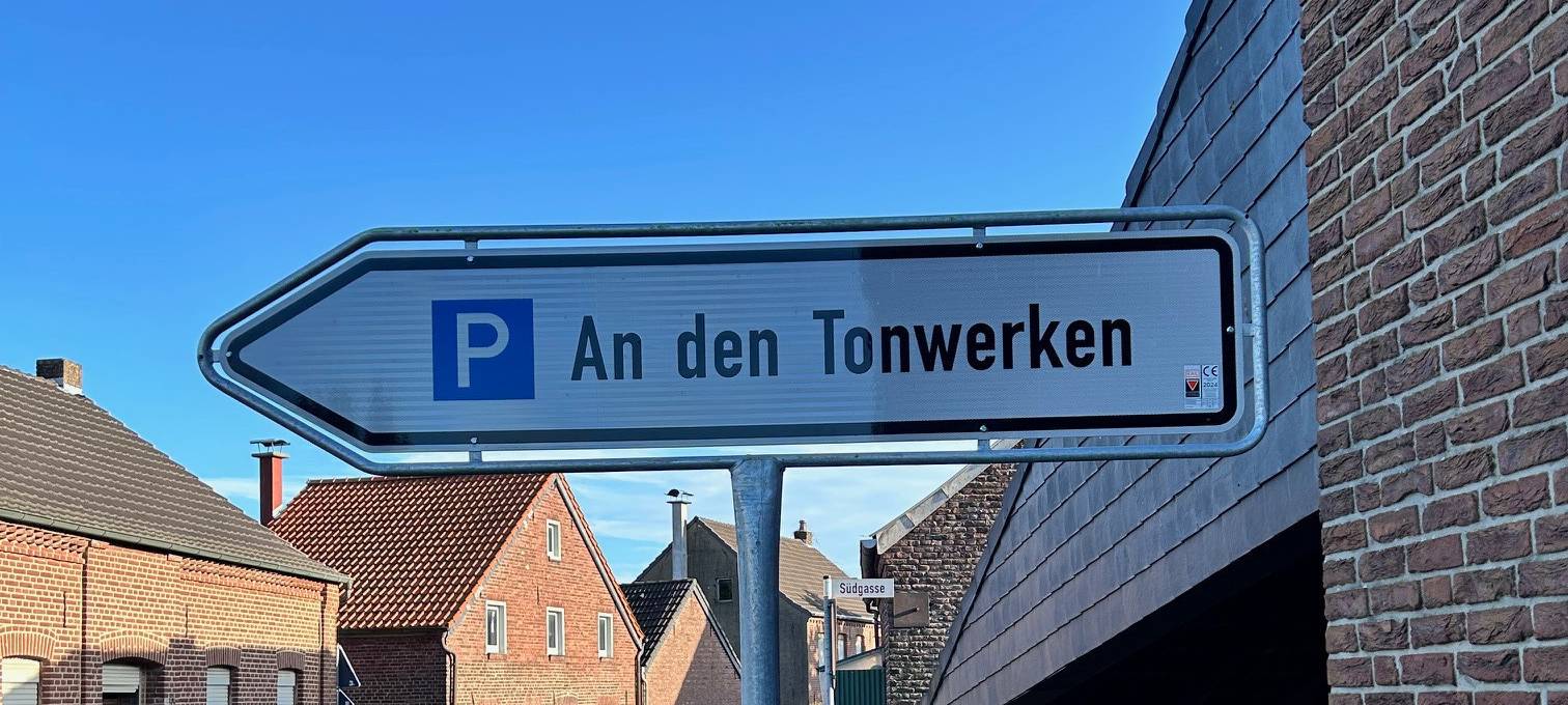 Neues Parkleitsystem für den Hariksee