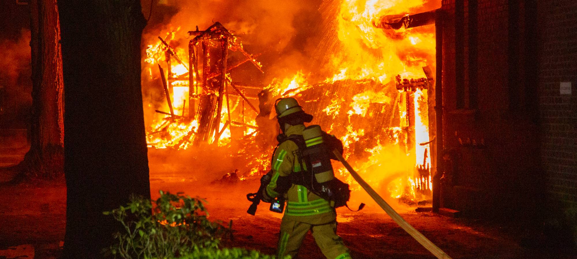 Krefeld: Brand im Reitstall an der Rennbahn