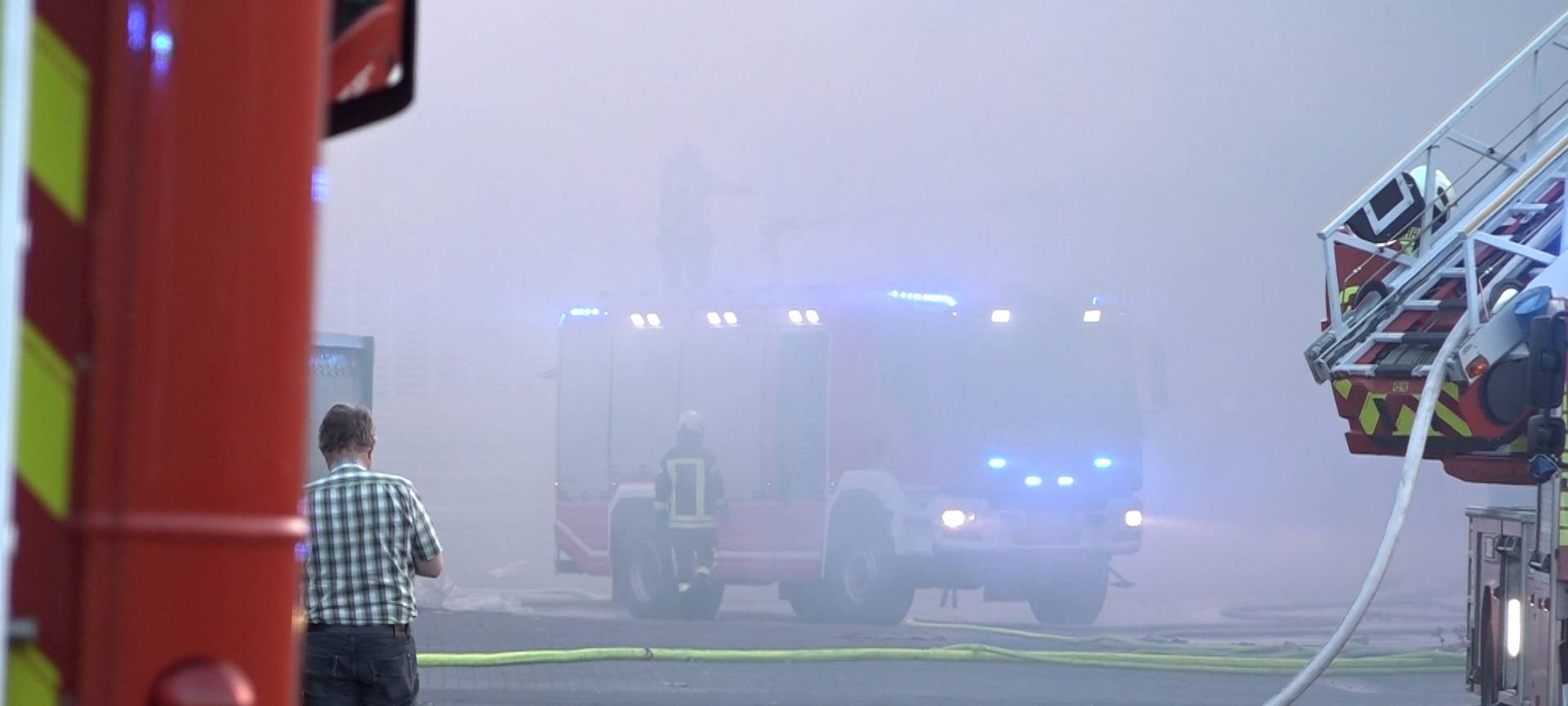 News Ticker: Brand am Wertstoffhof in Kempen