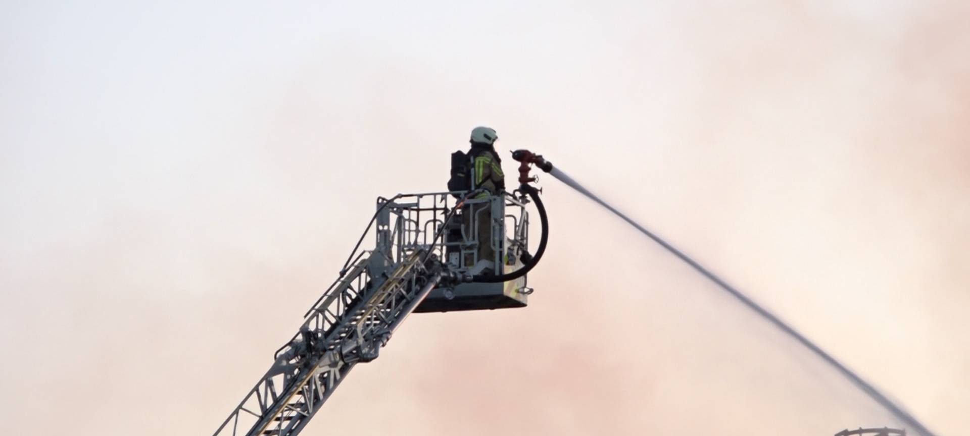 News Ticker: Brand am Wertstoffhof in Kempen