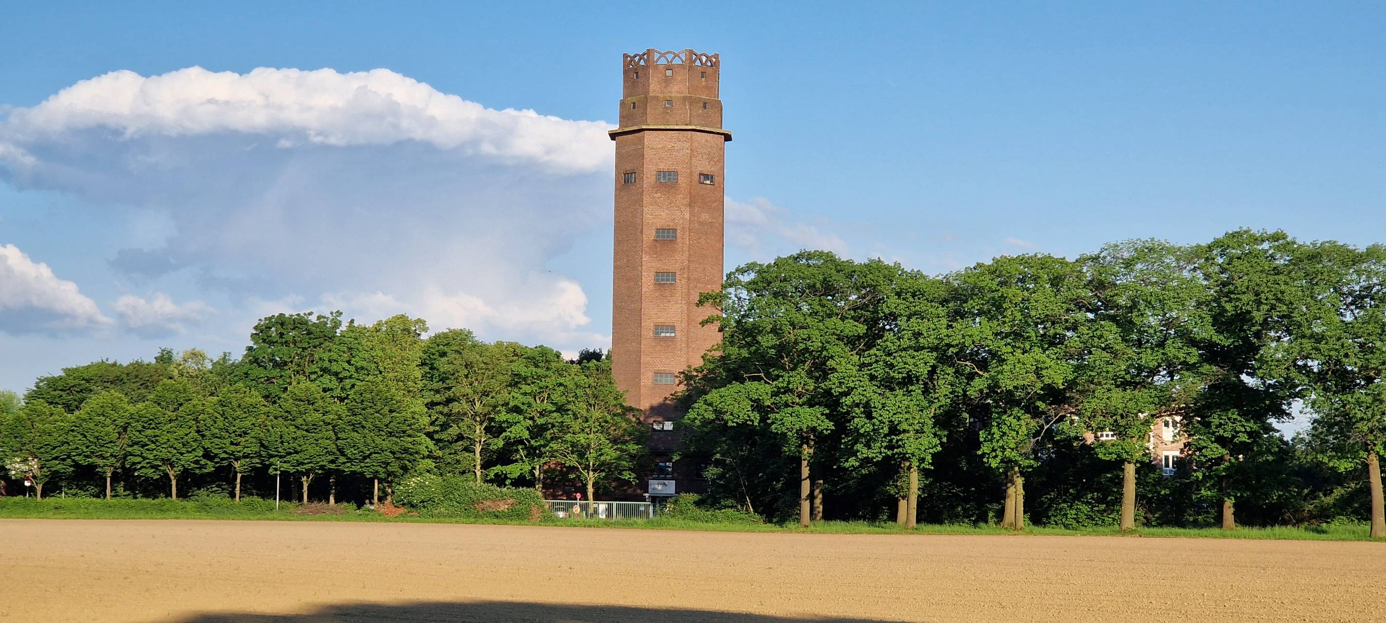 Initiative fordert 1.000 Bäume für Wasserturm in Tönisvorst