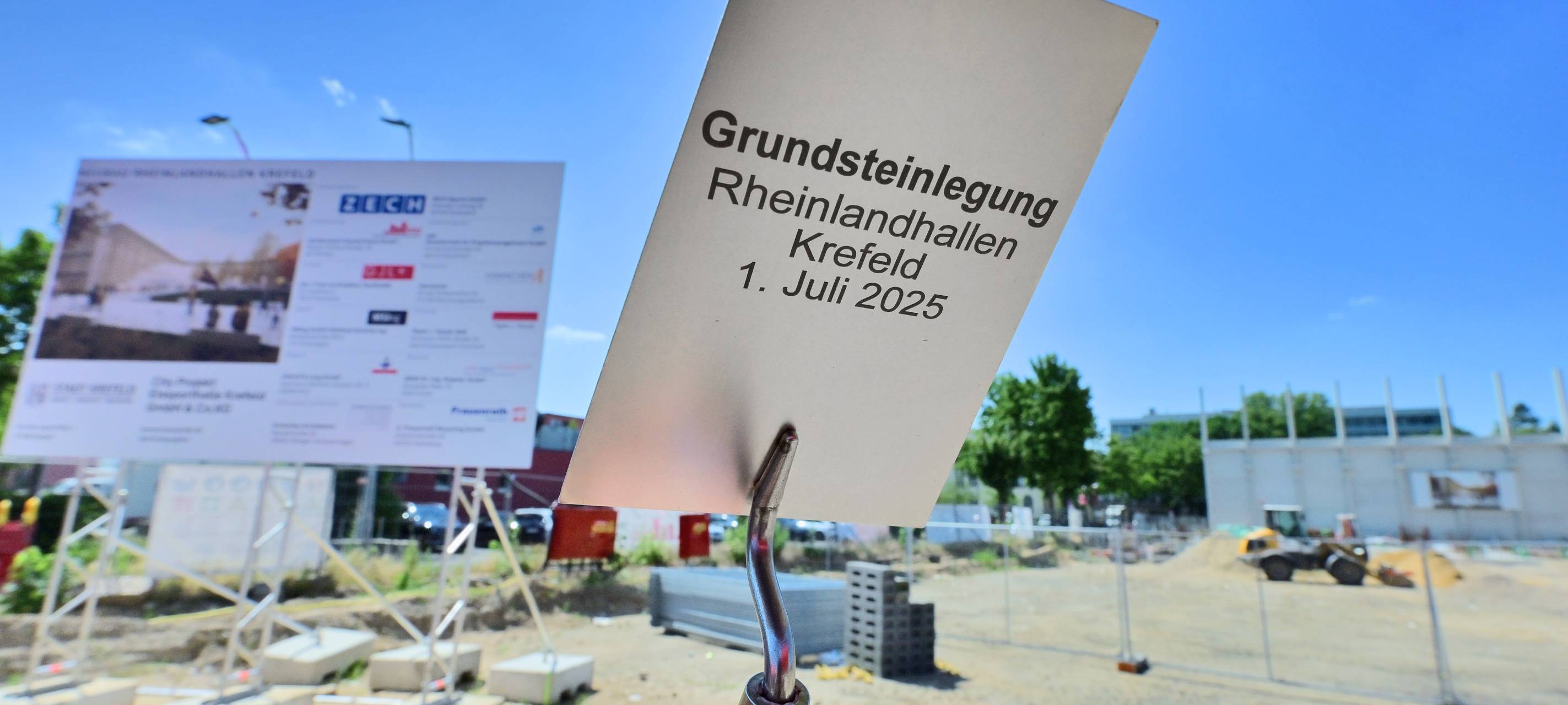 Krefeld: Grundstein für Eishallen ist gelegt
