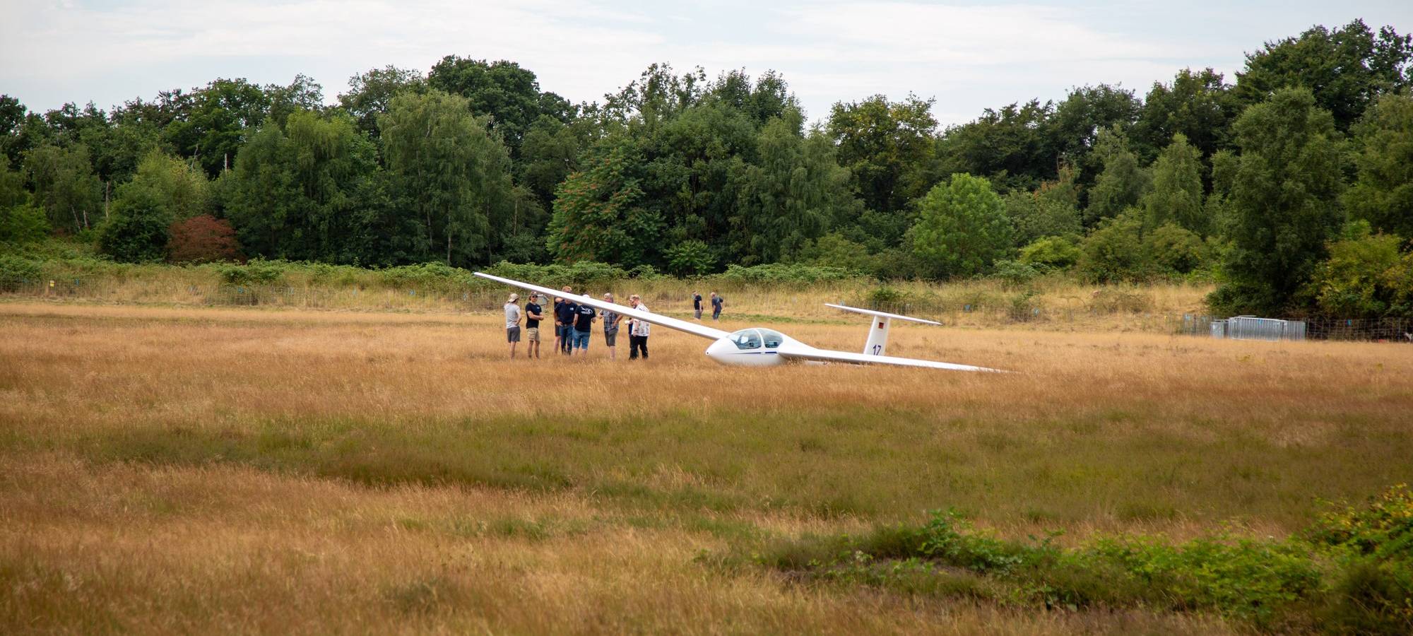 Notlandung eines Segelfliegers in Krefeld